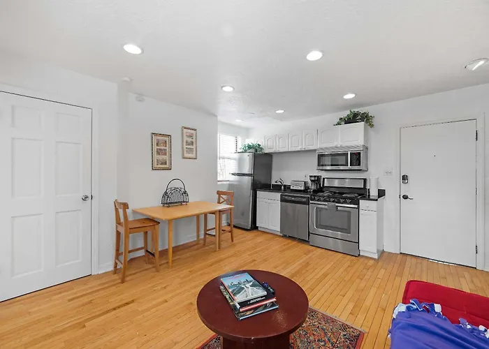 Apartment Panoramic Views On Your Front Porch *