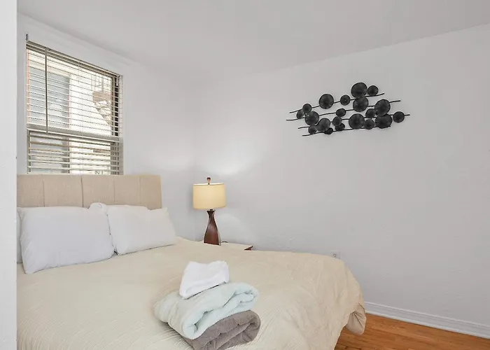 Apartment Panoramic Views On Your Front Porch *